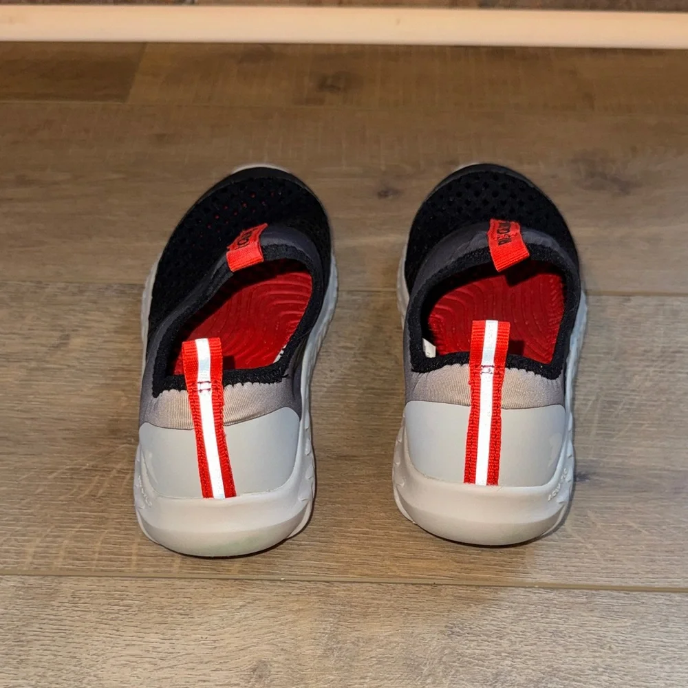Black & Red Slip-On Water Shoes